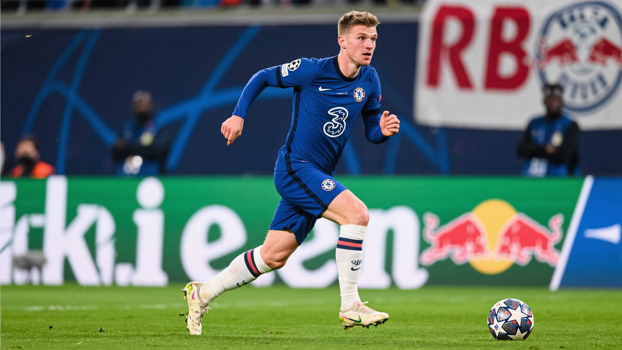 德甲转会费排行榜:登贝莱以1.35亿欧元领衔 紧随登贝莱之后,蒂莫·维尔纳的名字同样引人注目。2